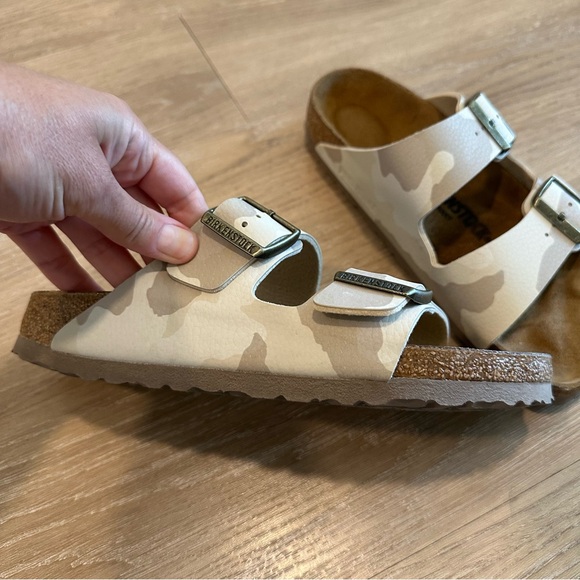 Birkenstock Arizona Birko-Flor Sandals in Desert Soil Camo Sand Size 38 - Picture 8 of 10